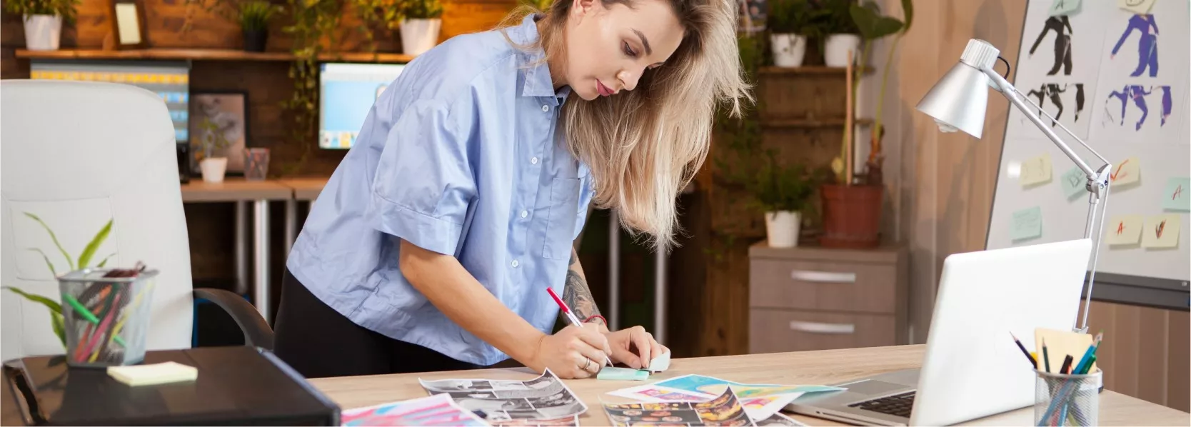 Beytepe’de bir mimarlık ofisinde proje çizimleri üzerinde çalışan ekip ve toplantı masasında değerlendirilen planlar