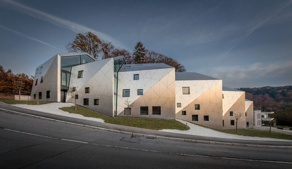 Çayyolu’ndaki bir konut projesinde mimari tasarım detaylarını değerlendiren ekip